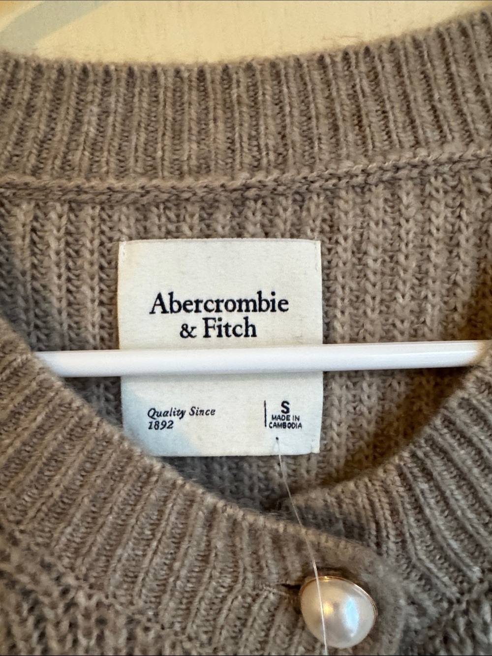 NWT! Abercrombie & Fitch Cardigan Size Small - Picture 2 of 4